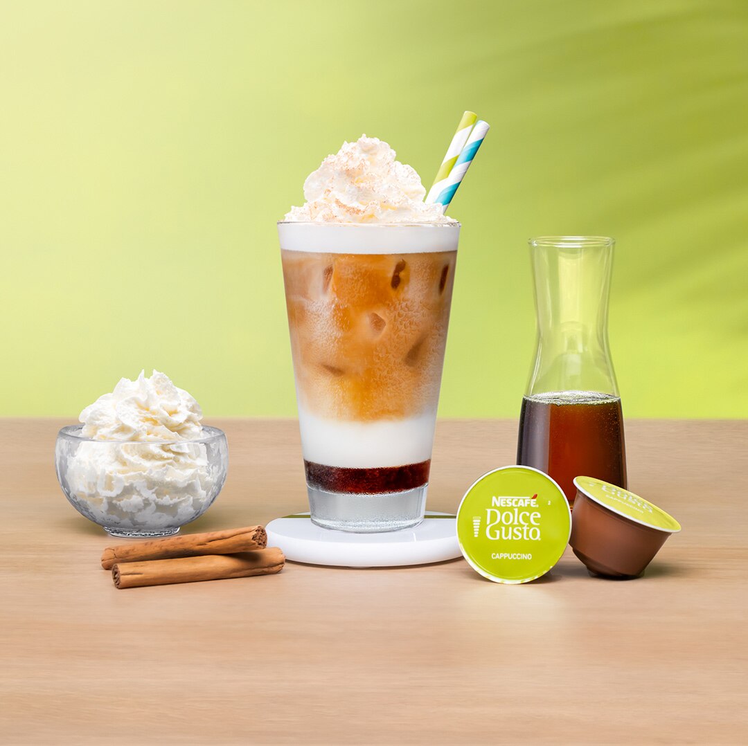 Cocktail al cappuccino con ghiaccio