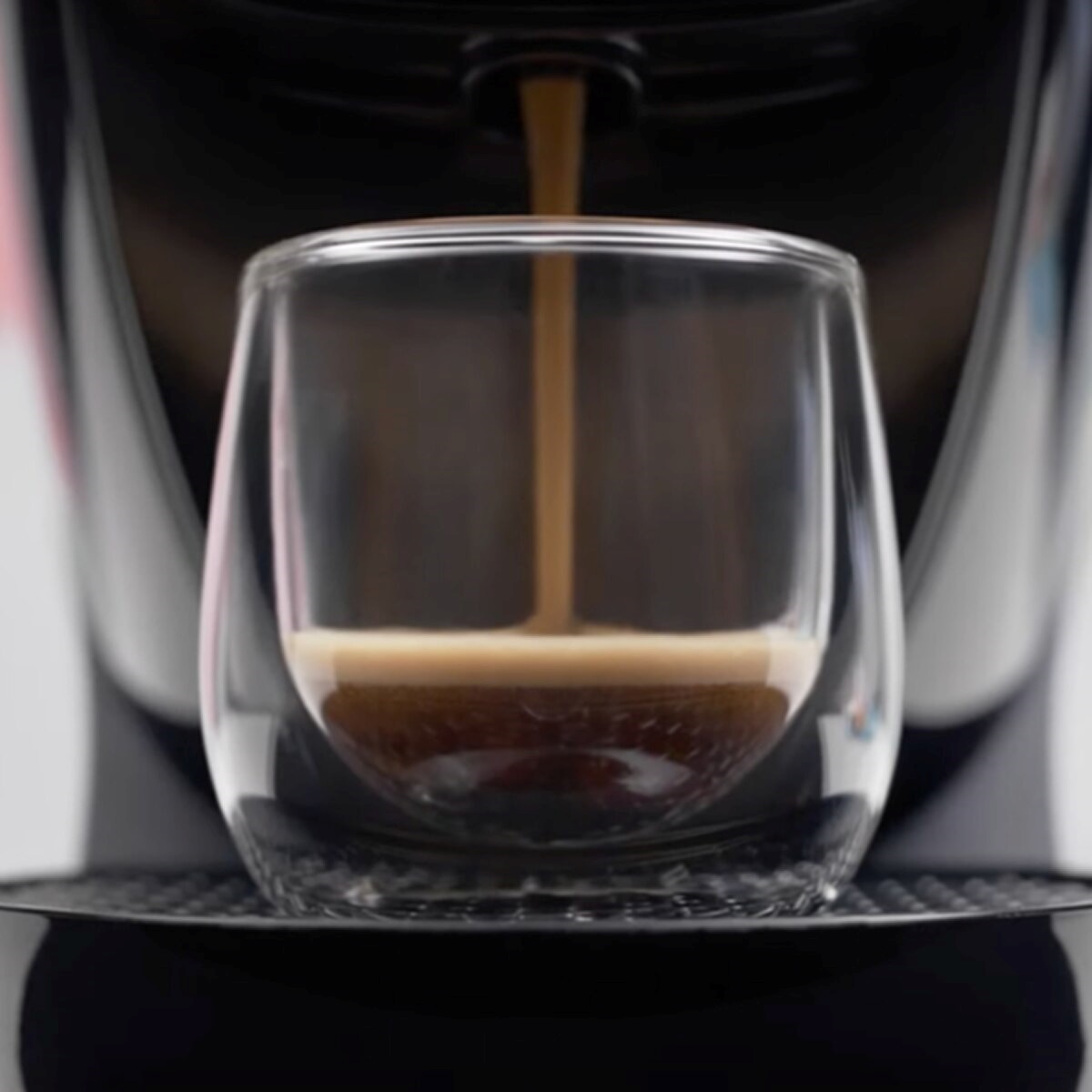 Video che mostra come preparare un espresso con Nescaf&eacute; Dolce Gusto NEO